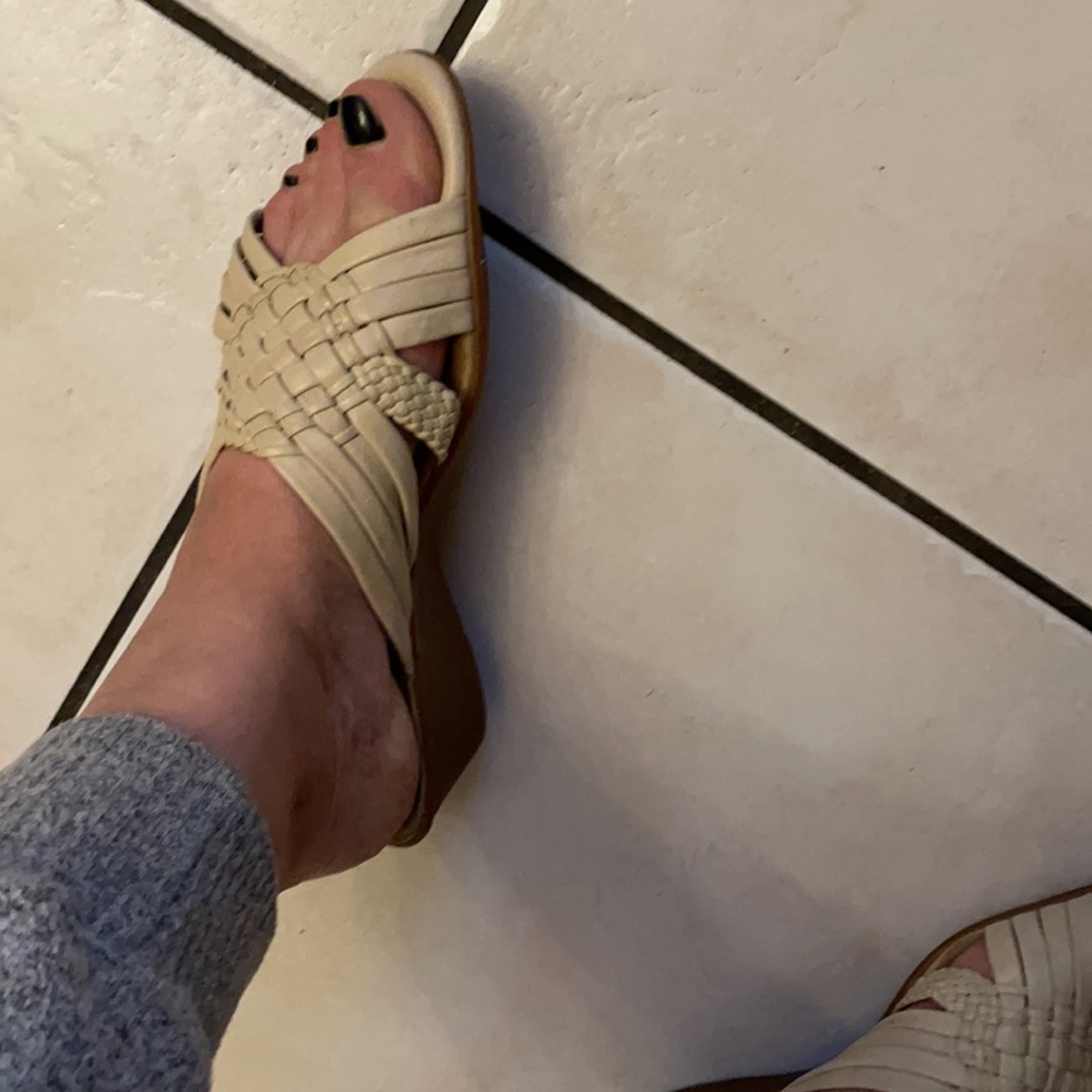 Shoes - Picture 7 of 8